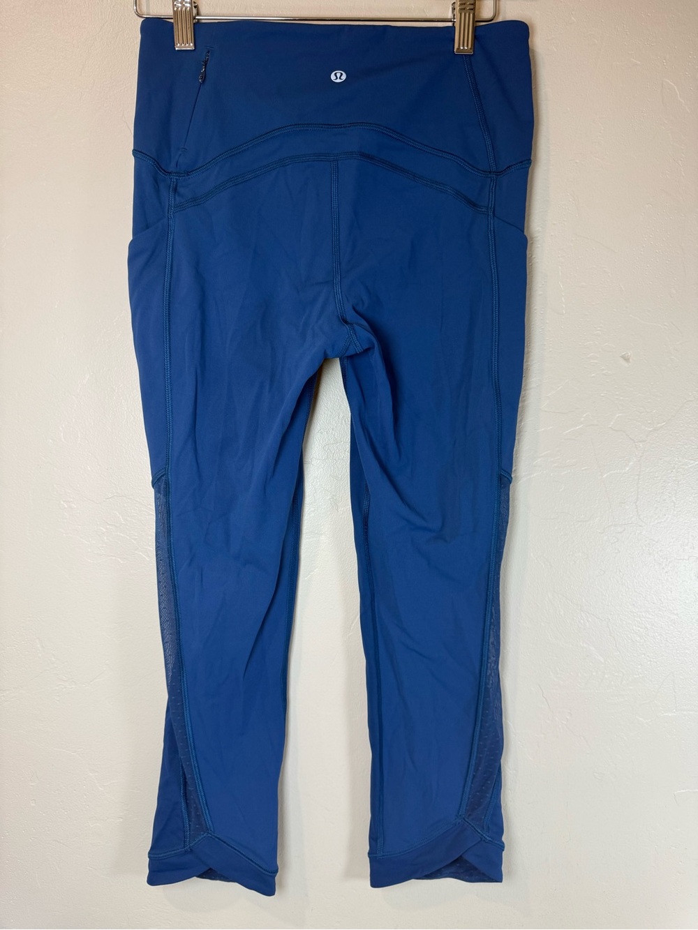 Lululemon blue polka dot mesh panel 7/8 leggings